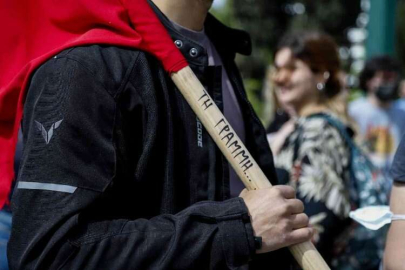 Atina’da halk İşçi Bayramı için sokaklara indi