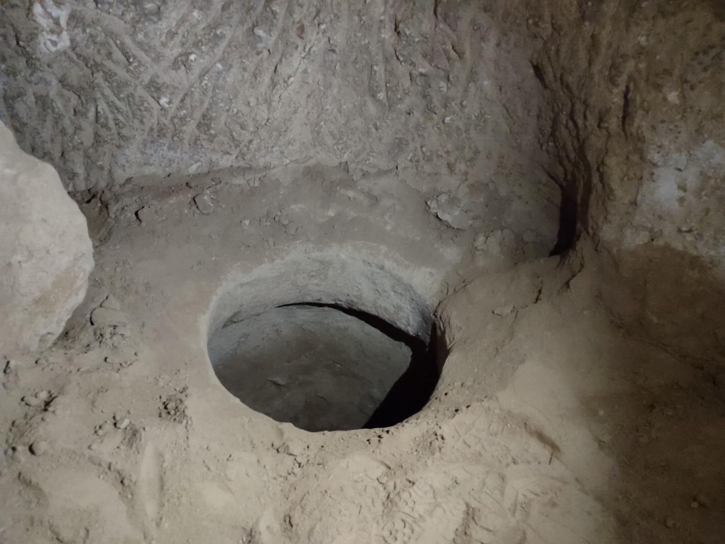 **Kaymaklı’da Kaçak Kazı Operasyonu: Yeraltı Şehri Kalıntılarına Ulaşıldı**