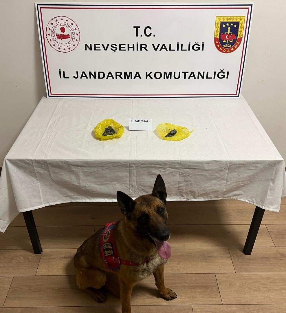 Kozaklı’da Şüpheli Araçtan 17 Gram Esrar Ele Geçirildi