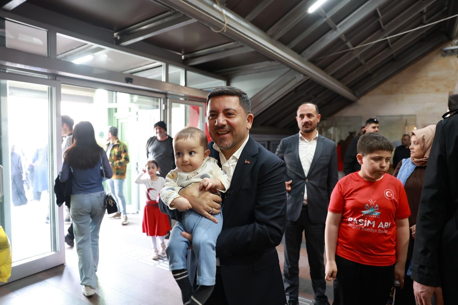 Rasim Amca’larından Nevşehirli Çocuklara 23 Nisan Sürprizi