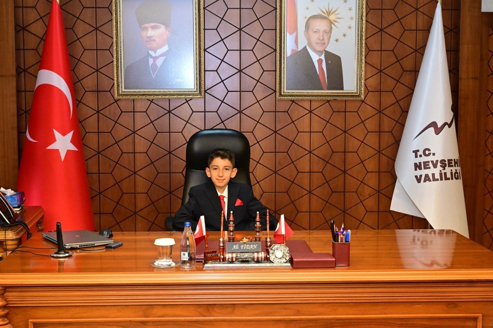 23 Nisan’da Nevşehir’de Anlamlı Makam Devri: Minik Valiler Görev Başında 🎉